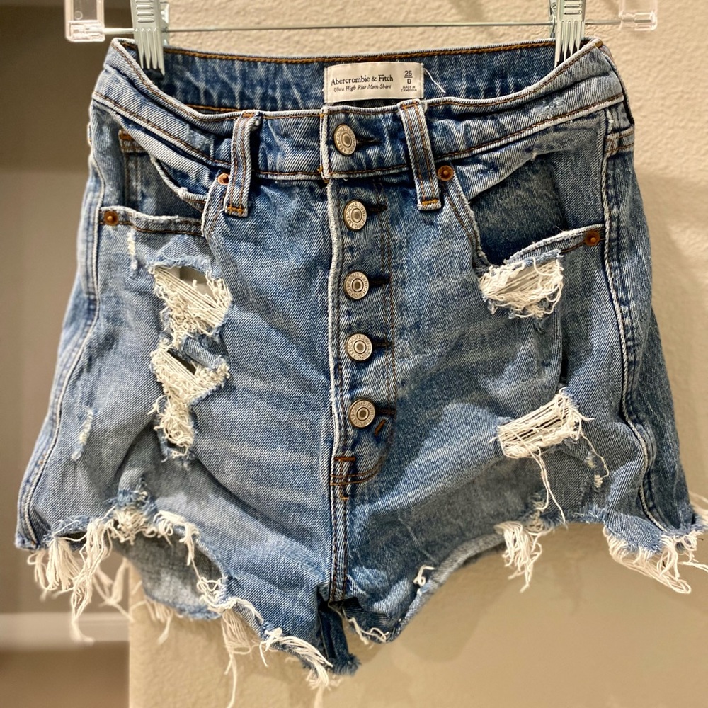 A&F high rise mom short